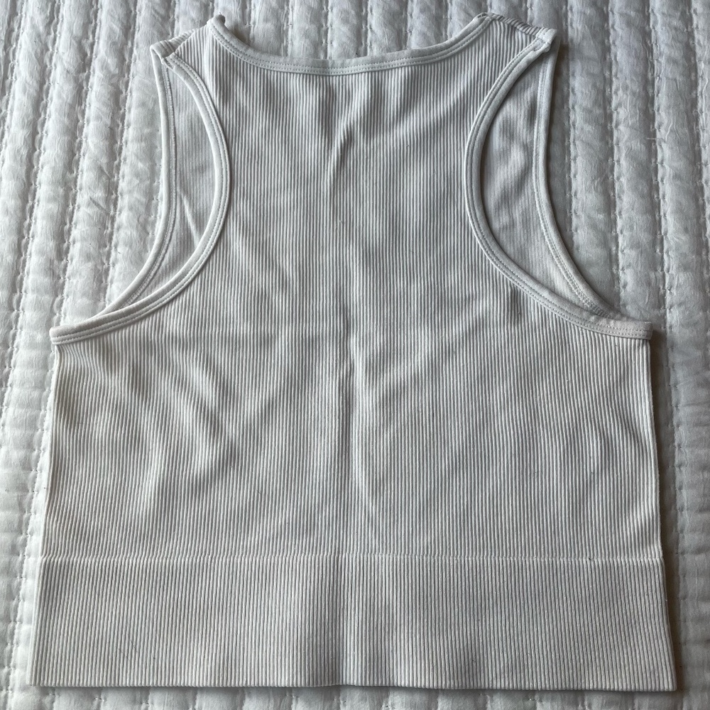 White top - Picture 2 of 2